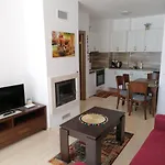 Luxury In St. John Park דירה